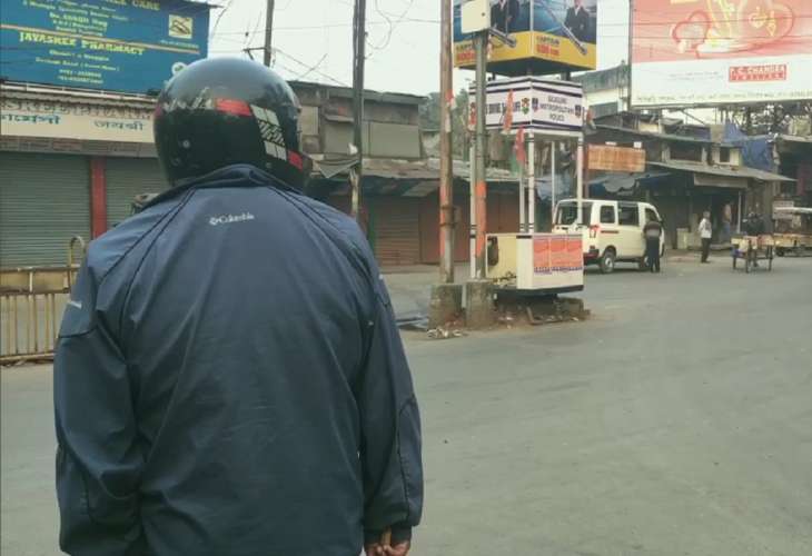 West Bengal Bandh Today: Left Workers Block Roads, Railway Tracks ...