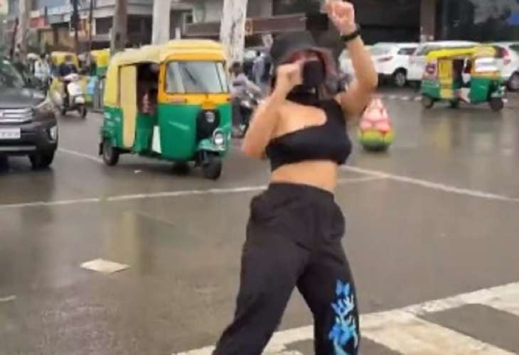 Indore Woman Dances At Traffic Signal For Instagram Video Cops Issue