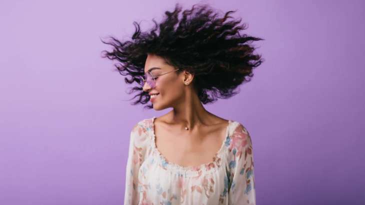 Have curly hair tips to take care of them during seasonal change | Beauty News – India TV Have curly hair tips to take care of them during seasonal change | Beauty News – India TV