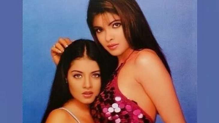 Celina Jaitly holding Priyanka Chopra by waist is too funny to ignore; see Bollywood actresses' old pic | Celebrities News – India TV Celina Jaitly holding Priyanka Chopra by waist is too funny to ignore; see Bollywood actresses' old pic | Celebrities News – India TV