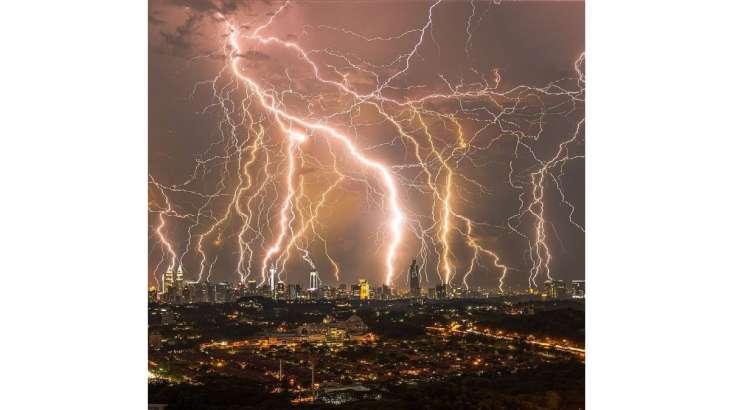 Spectacular Lightning Display Of Malaysia S Night Sky Goes Viral India News India Tv