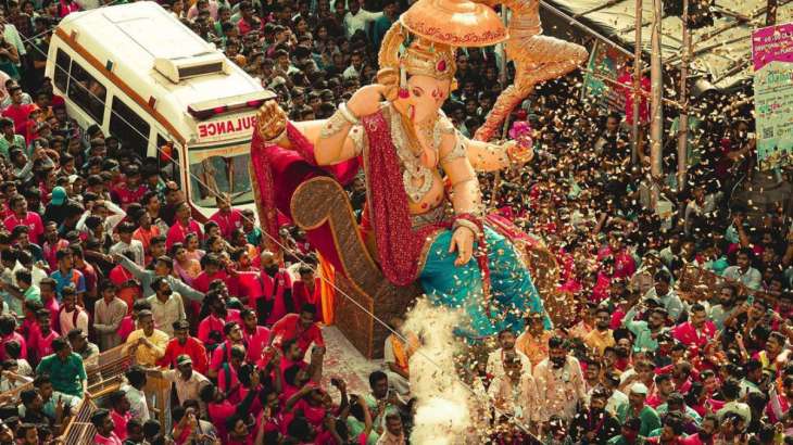 Ganesh Chaturthi 2022 Celebrations See Massive Turnout In Mumbai Netizens Say Better Than 