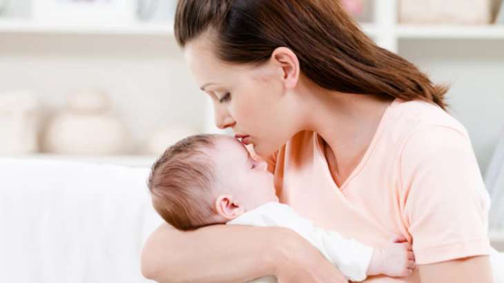 Breastfeeding Tips and Benefits for Working Moms 