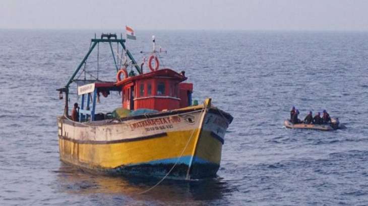 Maharashtra coast, Raigad news, boat with assault rifles, terror alert, gunpowder found near Maharashtra