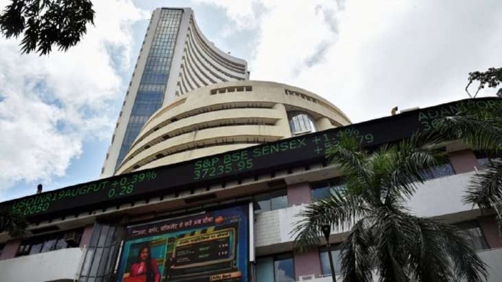Sensex climbs 465 points; Nifty above 17,500; Axis Bank, Larsen & Tourbo among top gainers
