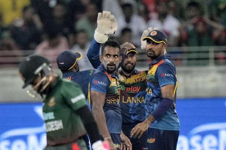 Sri Lanka beat Bangladesh and qualified to the Super 4 stage.