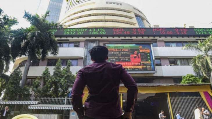 Sensex climbs 513 points in early trade