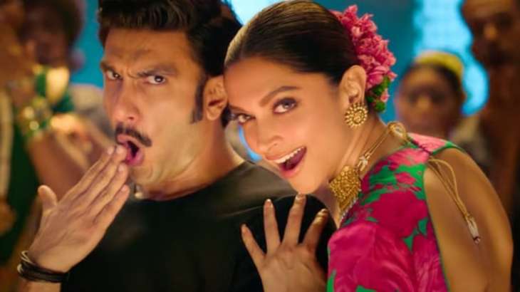 Still from Cirkus featuring Ranveer Singh, Deepika Padukone