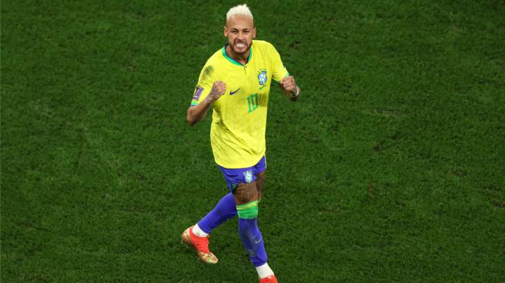 Neymar merayakan gol pertama Brasil melawan Kroasia