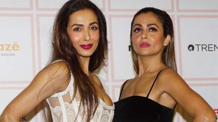 Malaika Arora posing with her sister Amrita Arora