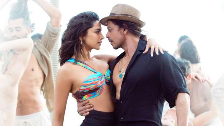 Shah Rukh Khan, Deepika Padukone, Besharam Rang