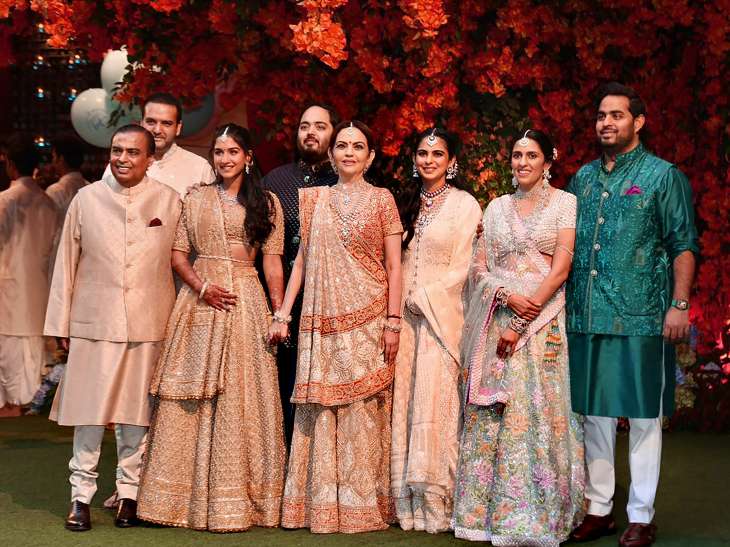 Mukesh Ambani with his family members at a function.