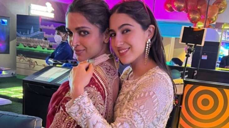 Deepika Padukone and Sara Ali Khan's photo goes viral