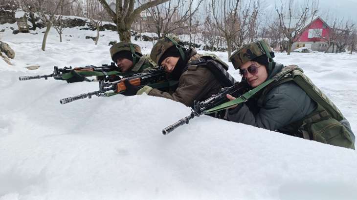 Jammu and Kashmir, Jammu and Kashmir News, Wusan Battalion, Riflewomen, Riflewomen Patrolling, Chat