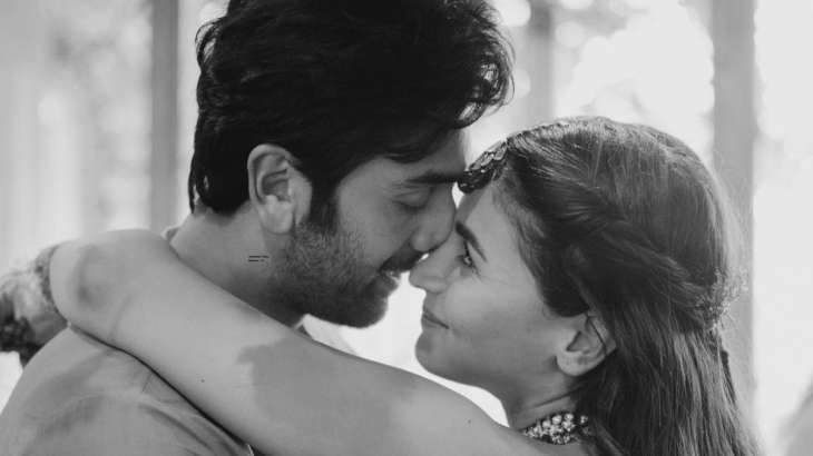 Alia Bhatt’s reaction to Ranbir Kapoor’s Valentine’s Day wish is awwdorable, says ‘cutest human ever’