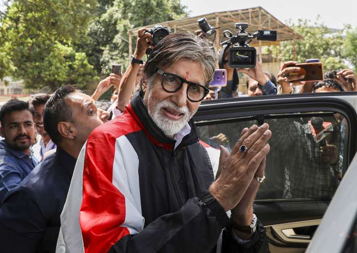 Amitabh Bachchan demands his Twitter blue tick back