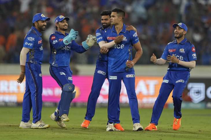Mumbai beat Hyderabad by 14 runs