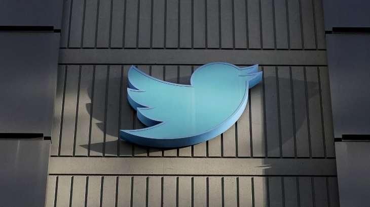 Twitter 'Verified' no longer follows anyone, removes 420,000