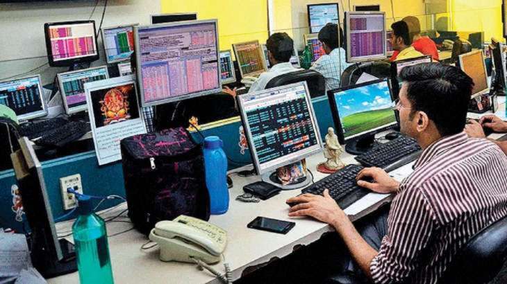 Market fell in early trade, Sensex extended losses for the second time
