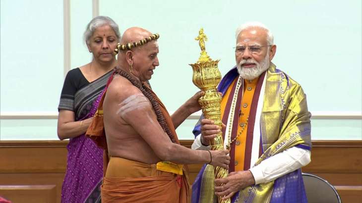 Parliament inauguration: PM Modi planted 'Sengol' in the new