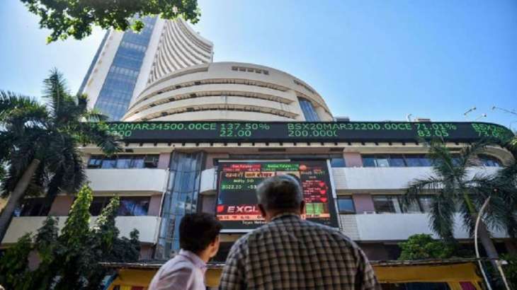 Markets climb in early trade on continuous foreign fund