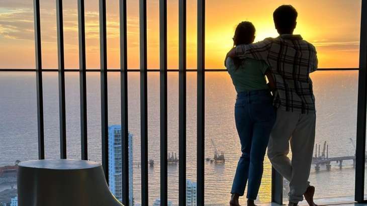 Shahid Kapoor and Meera Rajput give a glimpse of sunset from their lavish balcony