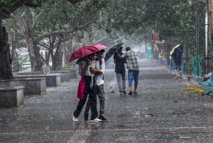 IMD Predicts Very Heavy Rainfall In Kerala, Issues Yellow Alerts For ...