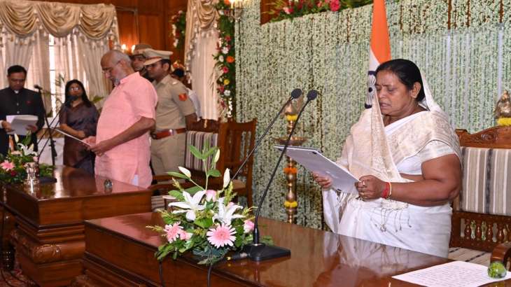 Jharkhand: Baby Devi takes oath as minister 
