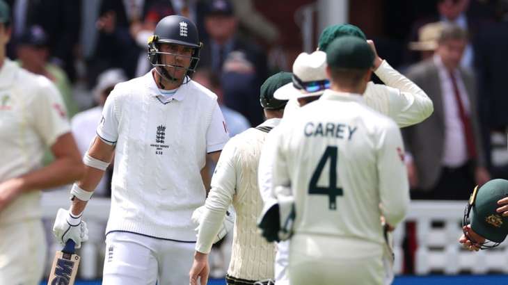 Stuart Broad took a dig at Australian wicket-keeper Alex