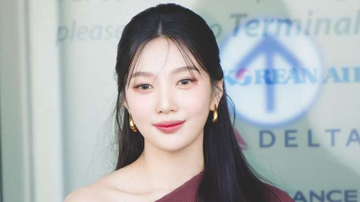 K-Pop girl group Red Velvet’s Joy mishandled 