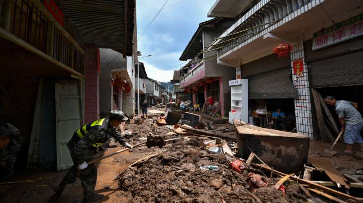 Several people die in China floods