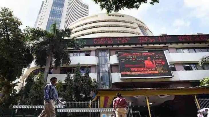 Stock markets fall after RBI monetary policy decision, inflation concern looms large