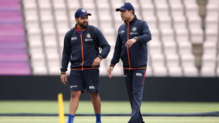 Rohit Sharma and Laxman during a Test match against England