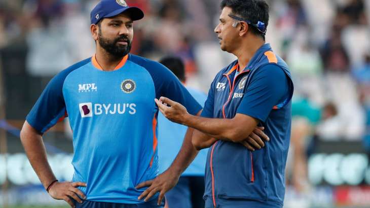 Rohit Sharma and Rahul Dravid during India's ODI series