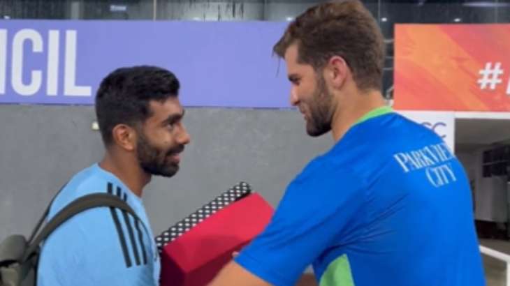 Shaheen Afridi and Jasprit Bumrah embraced each other