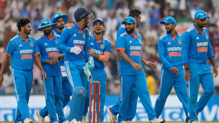 Team India beat Australia by 5 wickets chasing a tricky
