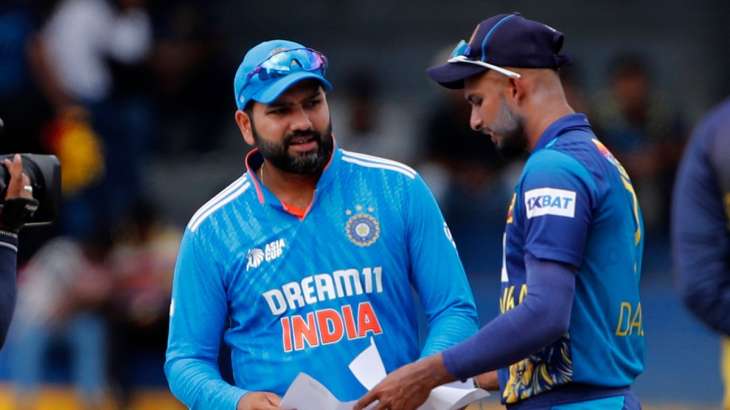 Dasun Shanaka and Rohit Sharma during Asia Cup match on Sep