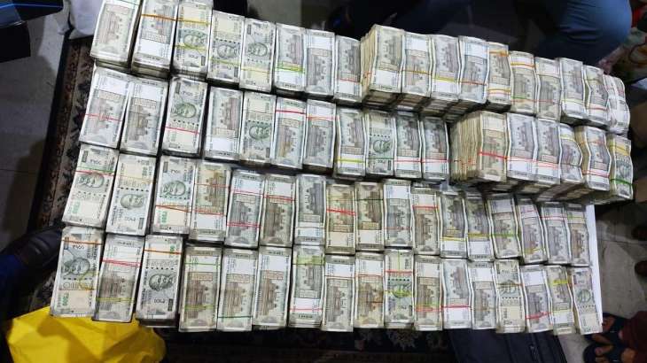 CBI recovers Rs 2.6 crore cash from raids at railway