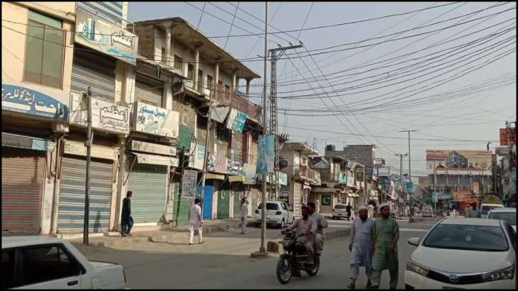 Thousands of traders kept their shops closed during the