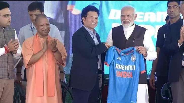 Sachin Tendulkar and PM Narendra Modi 