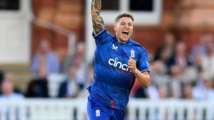 Brydon Carse will replace injured Reece Topley in England's