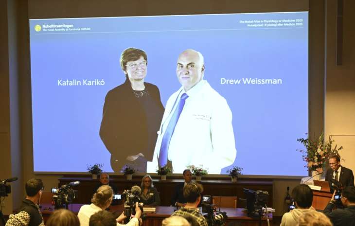 Nobel laureates Katalin Kariko and Drew Weissman being