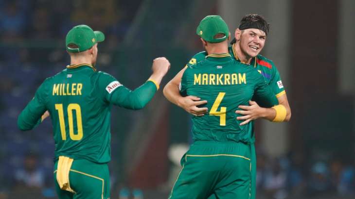 South Africa team celebrating win against Sri Lanka in WC