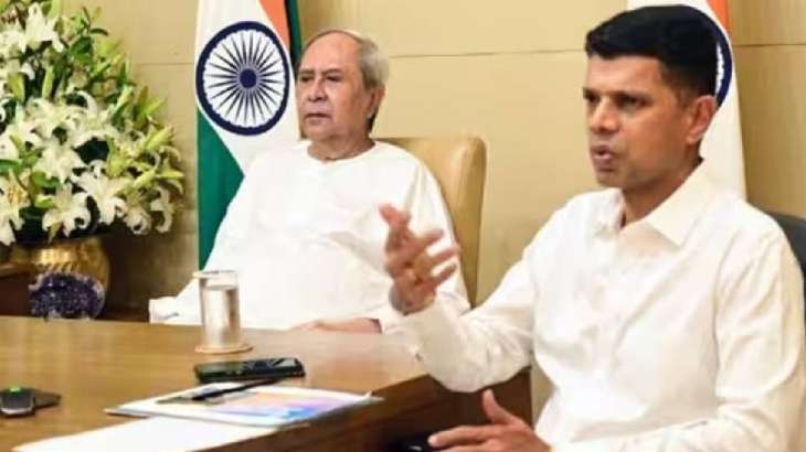 Vk Pandian With Odisha Cm Naveen Patnaik