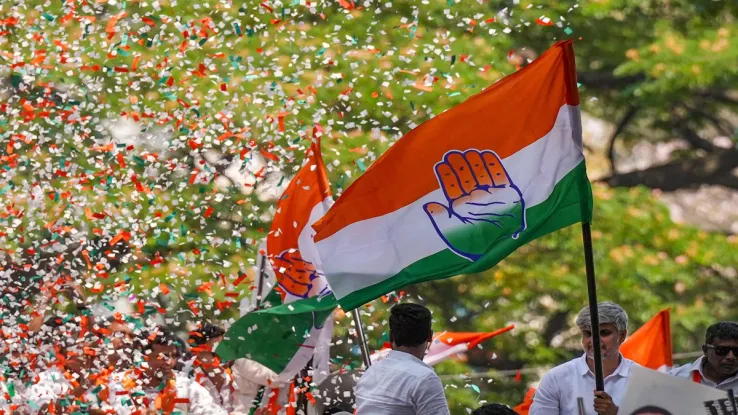 "हरियाणा कांग्रेस ने पांच नेताओं को पार्टी विरोधी गतिविधियों के लिए 6 साल के लिए निष्कासित किया"
