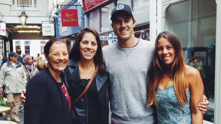 Pat Cummins with his mother and sister - India Tv