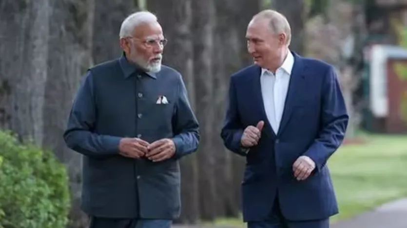 PM Modi explains the UPI digital payments system to French President. The two leaders also watched a horse show, featuring horses kept at Novo-Ogaryovo. The Russian president offered Modi, who is on his first visit to Russia in five years, tea, berries and sweets and took him on a tour of the grounds in a motorised cart.