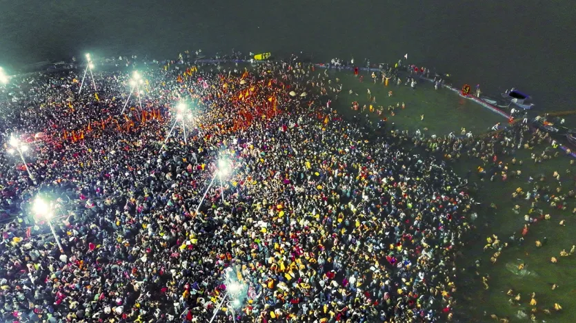 Mahakumbh 2025: Seers, Naga Sadhus and devotees take Amrit Snan on Makar Sankranti | In pics