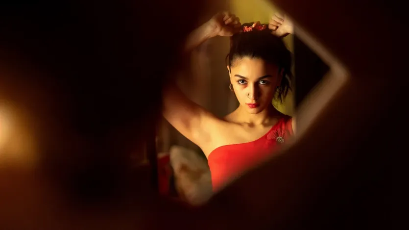 With her fiery character in Darlings, Alia Bhatt left everyone incredibly astonished and gave a performance that will never be forgotten. The actress's versatility struck a chord with online users through her genuine representation and dialect, and her performance garnered positive reviews.