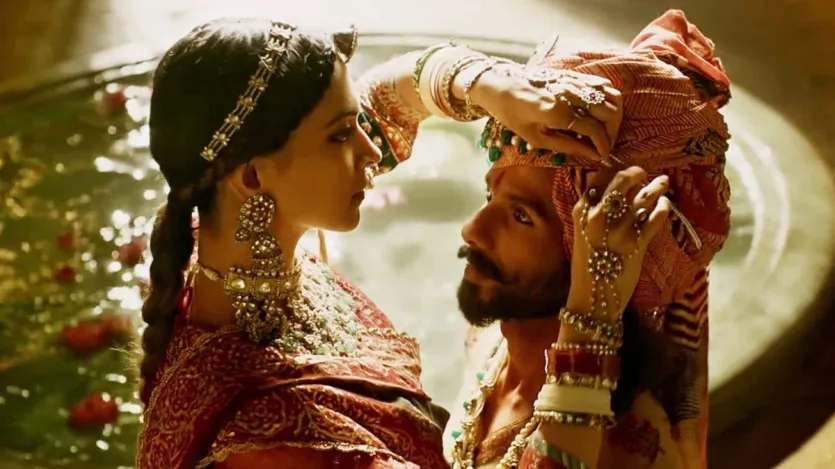 One of the most talked-about re-releases was Padmaavat, Sanjay Leela Bhansali’s epic historical drama. The film, starring Deepika Padukone, Ranveer Singh, and Shahid Kapoor, made waves when it was originally released in 2018, and its re-release only amplified its impact. With its stunning visuals, grand scale, and gripping narrative, Padmaavat continues to draw audiences to theatres. 